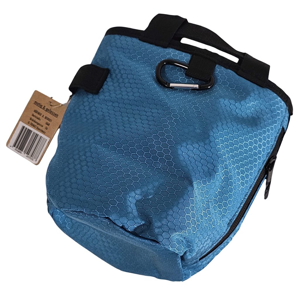 Blauer BERKEI Chalkbag Universal für Kletterausrüstung mit praktischem Karabiner.