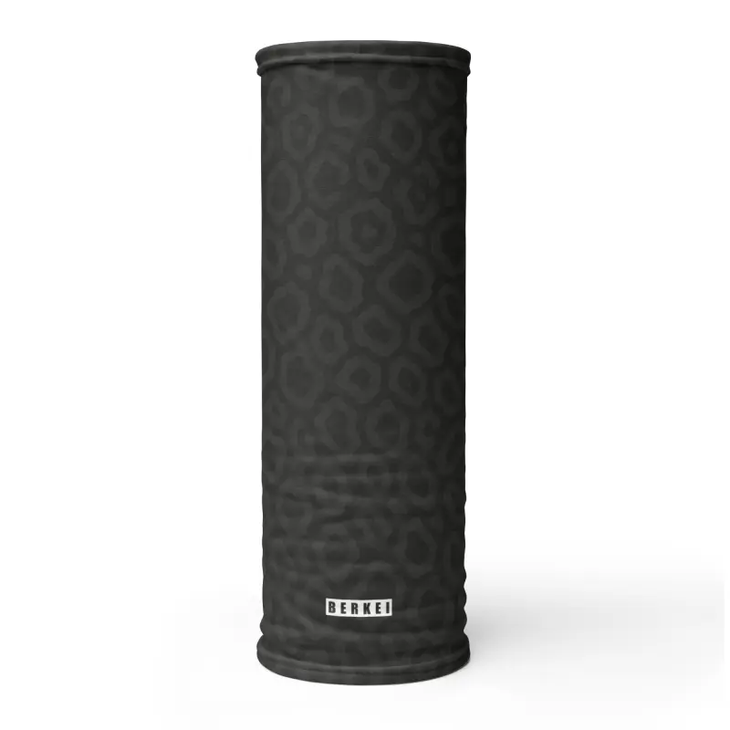 BERKEI Multifunktionstuch Midnight Leo mit stilvollem Leopardenmuster