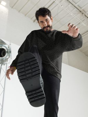 Pullover Midnight Leo Unisex – Bild 2