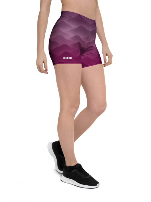Sportliche BERKEI Shorts in Hazy Purple mit Wellenmuster, ideal für aktiven Lifestyle.