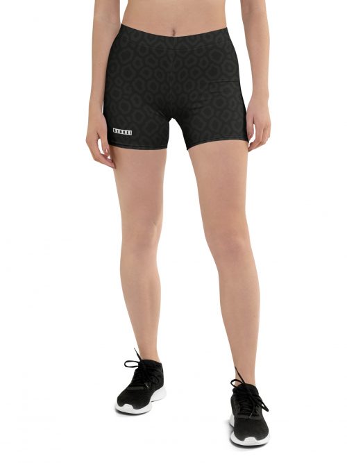 Damen in BERKEI Shorts Midnight Leo mit modernem Leopardenmuster während des Trainings