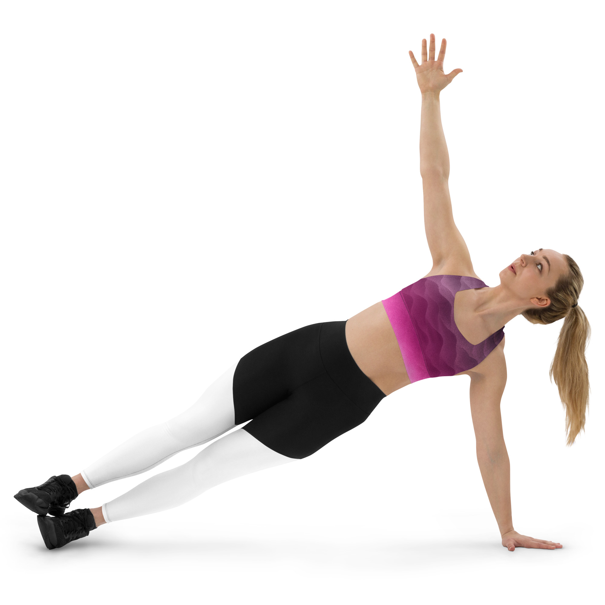 Sportliche Frau in BERKEI Sport-BH Hazy Purple während einer Fitnessübung.