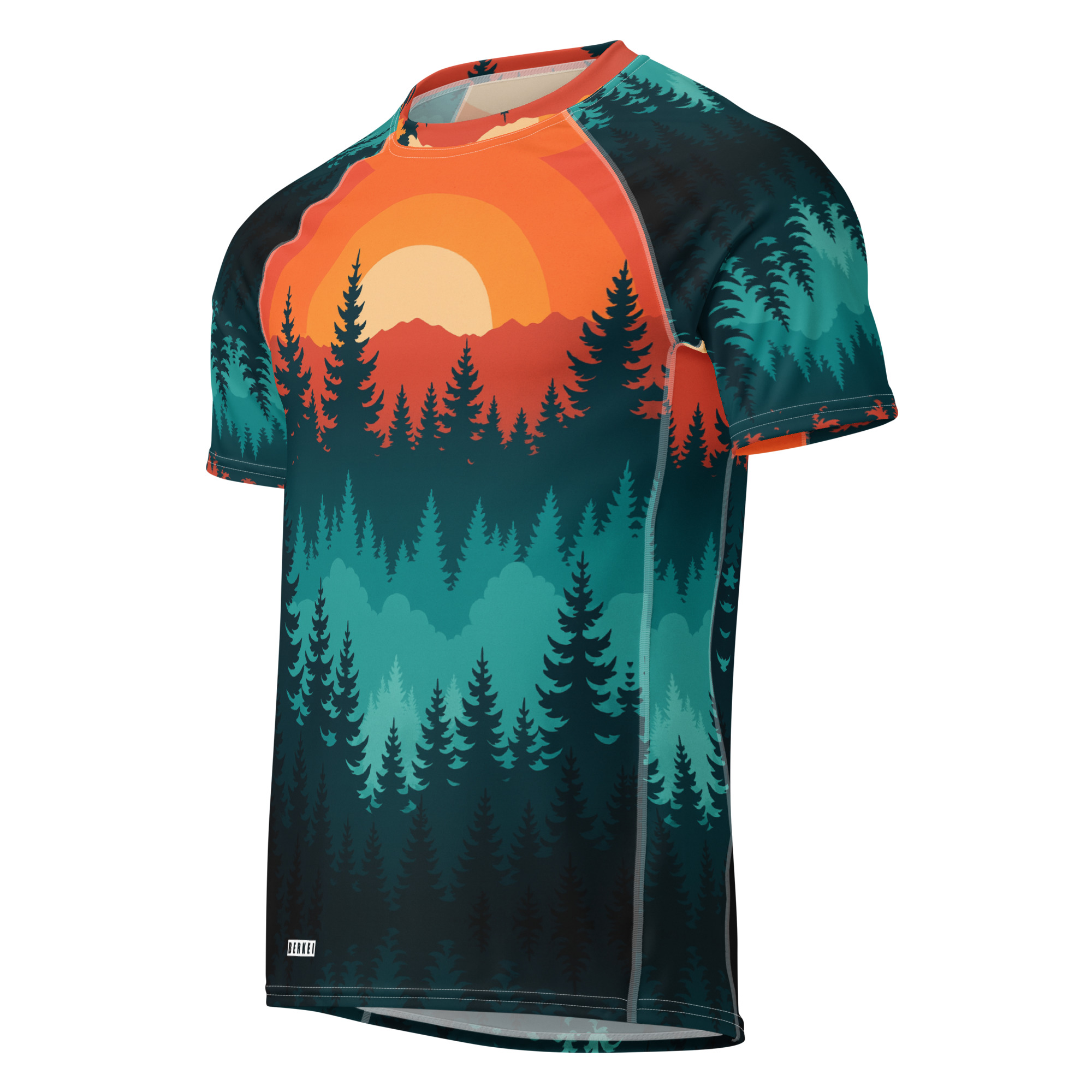 Herren-Rashguard BERKEI Recycleter mit Taiga Sunset Motiv in waldiger Landschaft