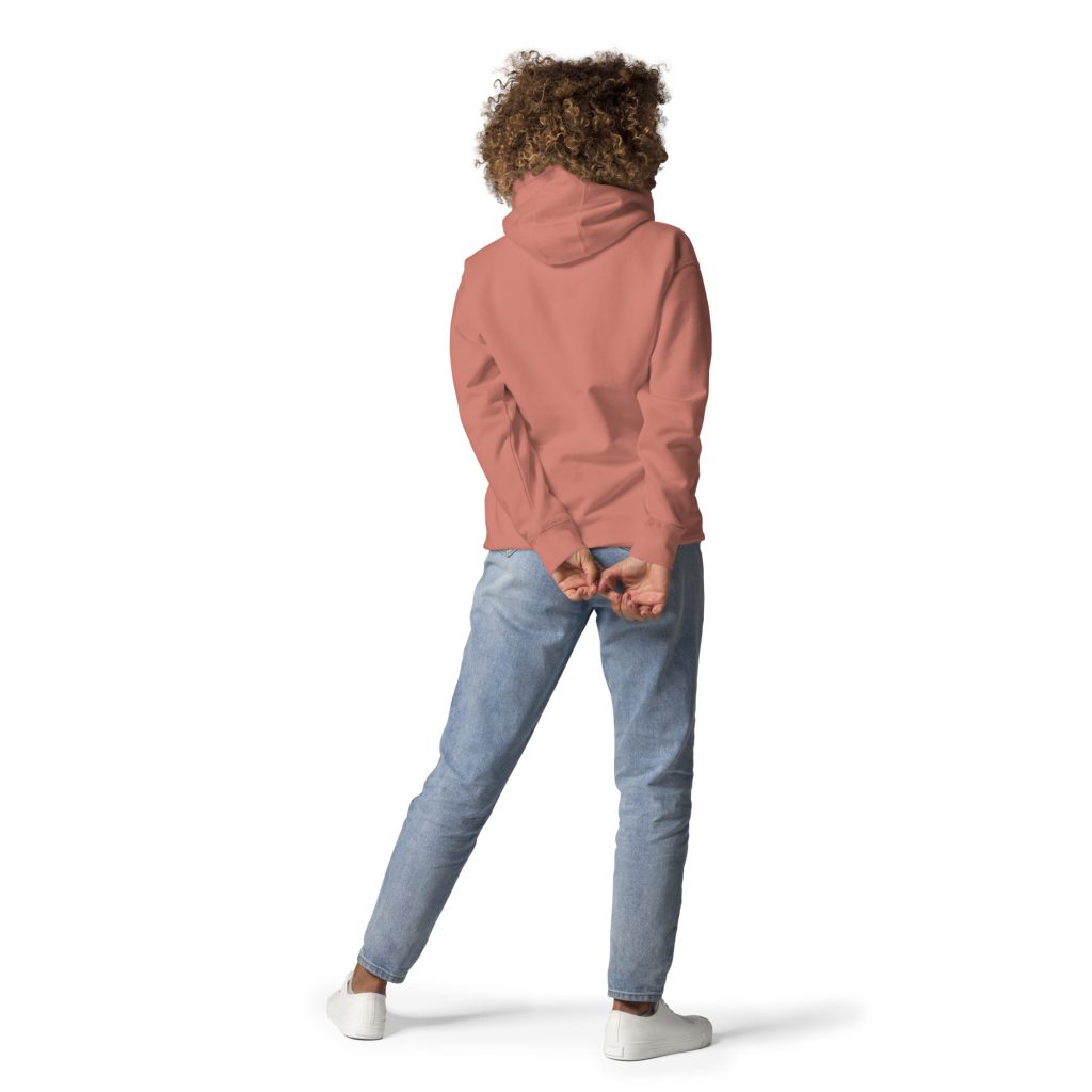 Junge Frau trägt bequemen BERKEI Eiger Nordwand Heckmair Route Premium Hoodie in Taupe.