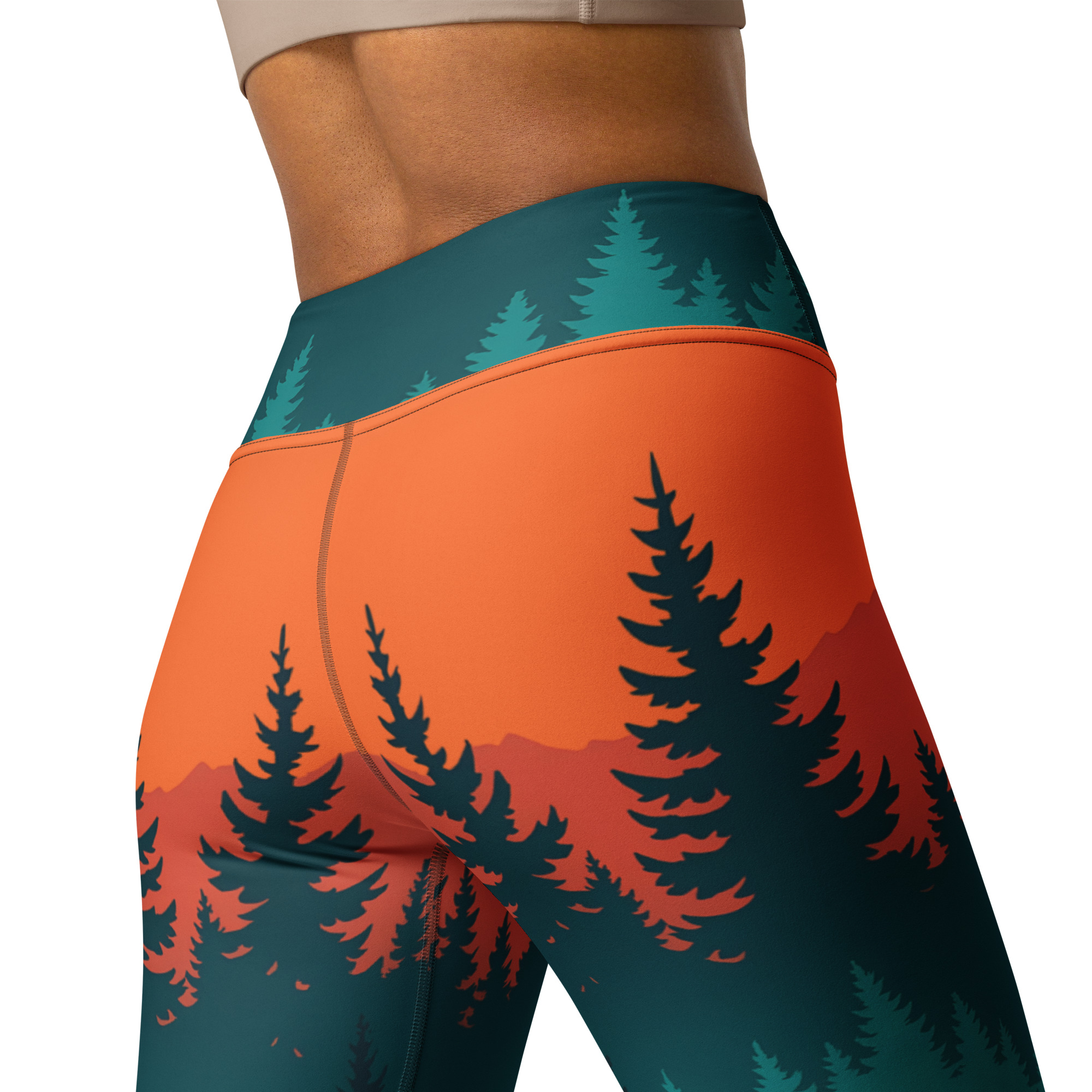 BERKEI High-Waist Performance Leggings Taiga Sunset mit buntem Waldmotiv an der Seite.