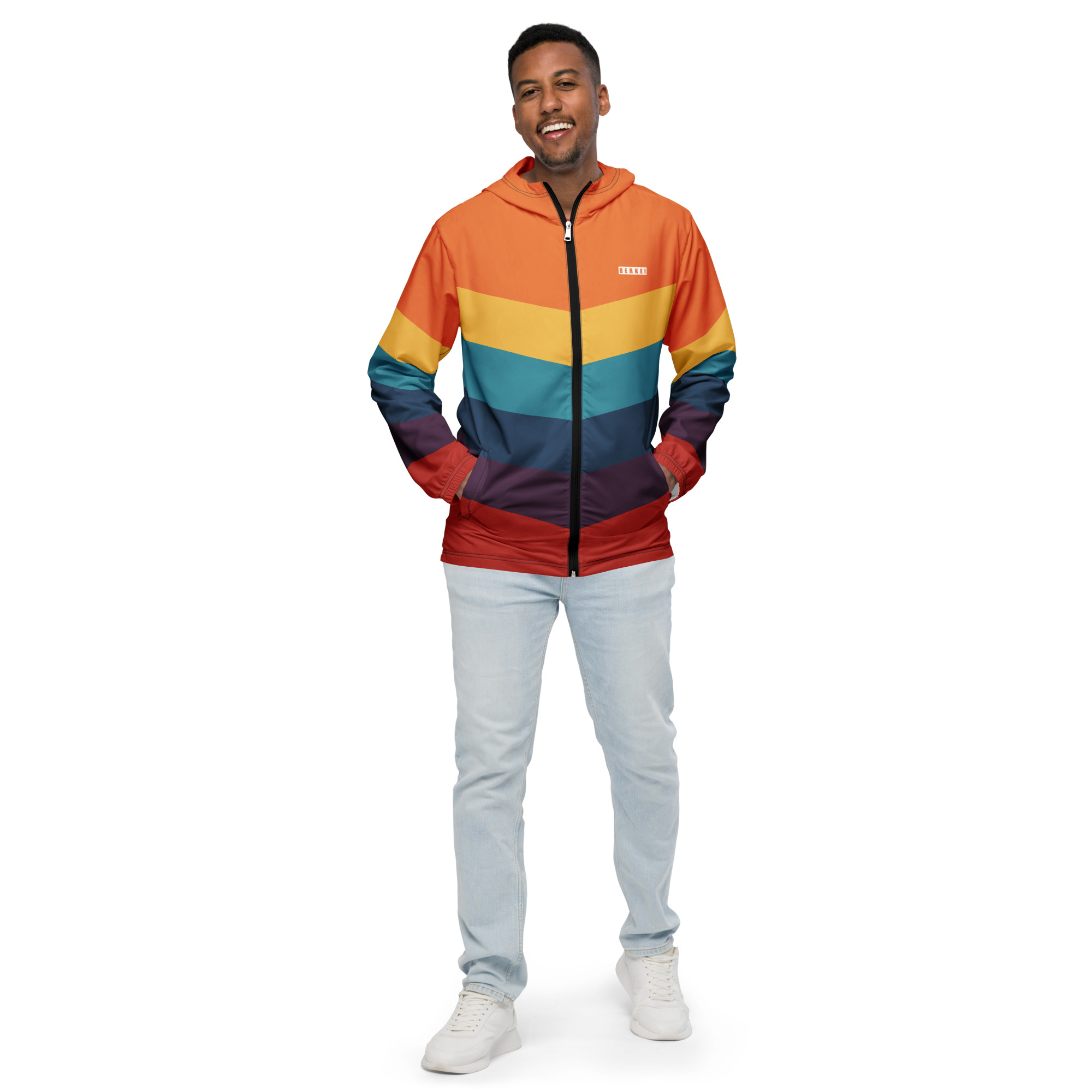 Mann trägt bunten BERKEI Windbreaker Unisex Retro mit Längsstreifen