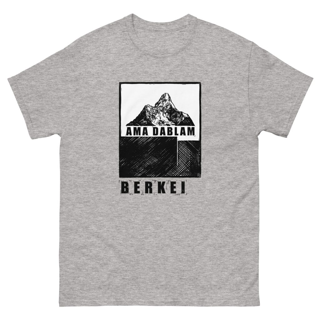 Grauem T-Shirt mit BERKEI Ama Dablam Motiv und Bergzeichnung